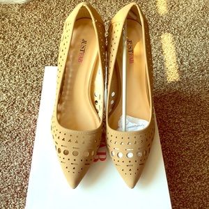 💥BRAND NEW💥 NUDE JUST FAB HEELS